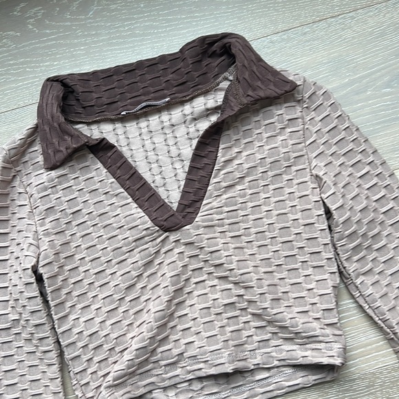 Collared Top - Picture 2 of 4